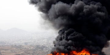 SANAA, Narkoba hasil sitaan dibakar untuk memperingati Hari Internasional Menentang Penyalahgunaan dan Peredaran Gelap Narkoba di dekat Sanaa, Yaman, pada 26 Juni 2022. (Xinhua/Mohammed Mohammed)