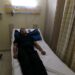 AQABA, Seorang pria yang terluka dirawat di sebuah rumah sakit di Aqaba, Yordania, pada 28 Juni 2022. Dua belas orang tewas dan 251 lainnya luka-luka pada Senin (27/6) dalam insiden kebocoran gas kimia dari sebuah kontainer di Pelabuhan Aqaba Yordania, menurut laporan televisi pemerintah Yordania. (Xinhua/Mohammad Abu Ghosh)