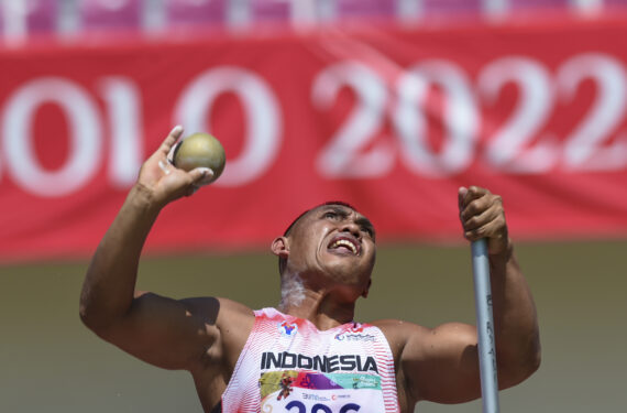 SOLO, Riadi Saputra dari Indonesia berlaga dalam pertandingan final tolak peluru F54 putra ASEAN Para Games 2022 di Stadion Manahan di Solo, Provinsi Jawa Tengah, pada 1 Agustus 2022. (Xinhua/Zulkarnain)