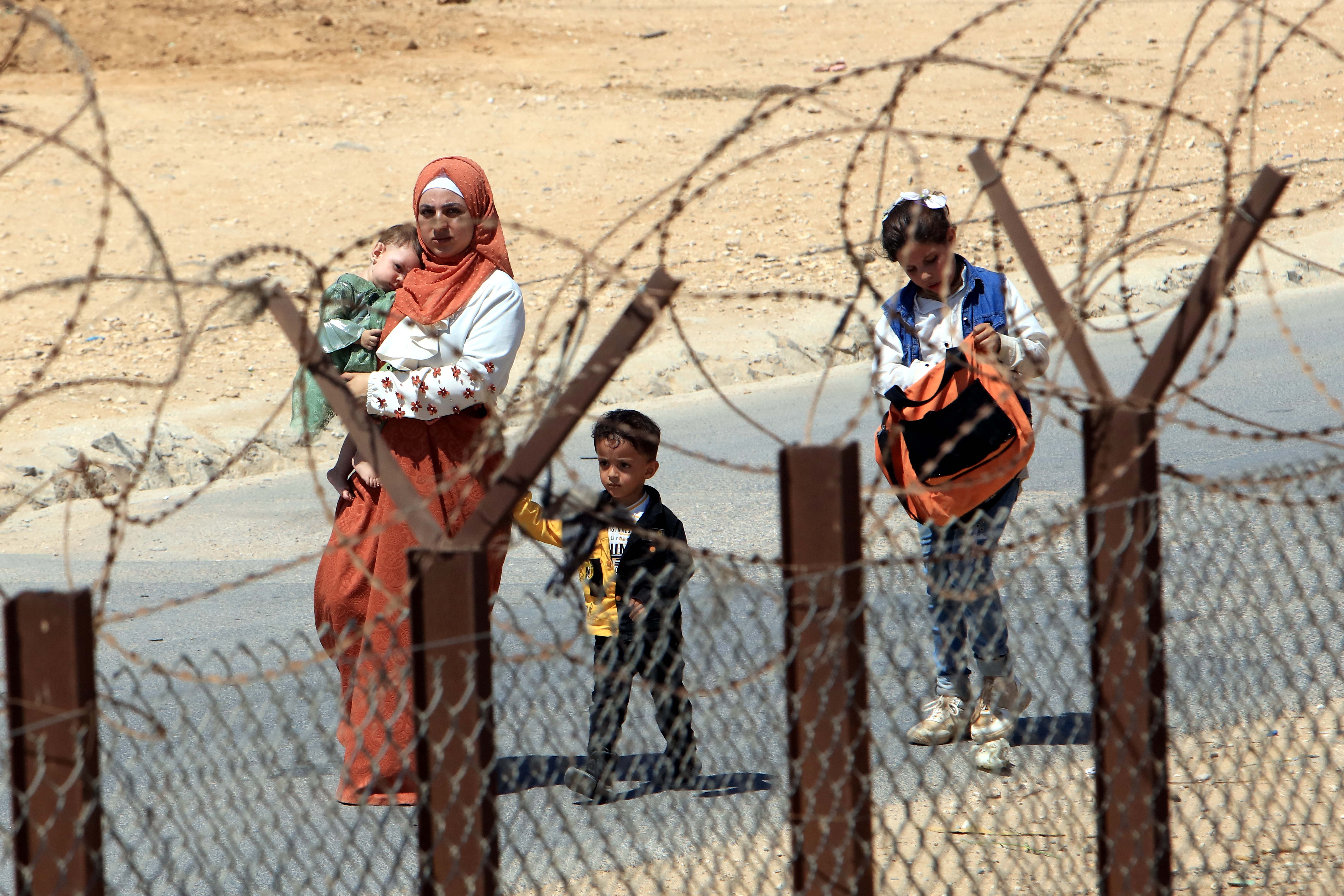 ZAATARI, Sejumlah pengungsi Suriah terlihat di kamp pengungsi Zaatari di Yordania pada 2 Agustus 2022. (Xinhua/Mohammad Abu Ghosh)