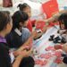 SHIMIAN, Sejumlah siswa belajar seni memotong kertas di ruang kelas darurat di wilayah Shimian, Provinsi Sichuan, China barat daya, pada 14 September 2022. Kelas tatap muka telah dimulai kembali di wilayah Luding dan daerah sekitarnya setelah gempa bermagnitudo 6,8 yang terjadi pada 5 September lalu. (Xinhua/Liu Qiong)