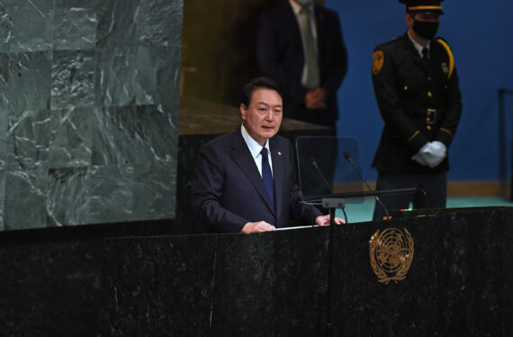 PBB, Presiden Korea Selatan Yoon Suk-yeol berbicara dalam Debat Umum sesi ke-77 Majelis Umum Perserikatan Bangsa-Bangsa (PBB) di markas besar PBB di New York pada 20 September 2022. Debat Umum sesi ke-77 Majelis Umum PBB dibuka pada Selasa (20/9) dengan mengusung tema "Momen penting: solusi transformatif untuk berbagai tantangan dunia yang saling terkait." (Xinhua/Li Rui)