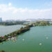 BEIJING, Foto dari udara yang diabadikan pada 3 Oktober 2022 ini menunjukkan para wisatawan menaiki perahu di Taman Danau Xuanwu di Nanjing, Provinsi Jiangsu, China timur. (Xinhua/Yang Suping)