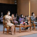 BANGKOK, Ibu Negara China Peng Liyuan dan istri perdana menteri Thailand Naraporn Chan-o-cha menonton pertunjukan gabungan daring dan luring dari Institut Musik Putri Galyani Vadhana dan Universitas Seni Nanjing di Bangkok, Thailand, pada 19 November 2022. Dengan didampingi Naraporn, Peng mengunjungi Institut Musik Putri Galyani Vadhana pada Sabtu (19/11). (Xinhua/Xie Huanchi)