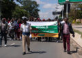 LUSAKA, Sejumlah orang menggelar pawai dalam acara peringatan Hari AIDS Sedunia di Lusaka, Zambia, pada 1 Desember 2022. Bersama negara-negara lain di seluruh dunia, Zambia pada Kamis (1/12) memperingati Hari AIDS Sedunia tahun ini dengan seruan untuk memastikan kesetaraan akses layanan HIV bagi semua. (Xinhua/Peng Lijun)