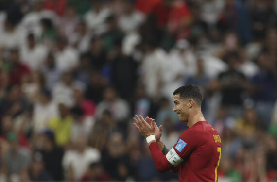 LUSAIL, Pemain Portugal Cristiano Ronaldo bereaksi dalam pertandingan babak 16 besar antara Portugal melawan Swiss di Piala Dunia FIFA 2022 di Stadion Lusail di Lusail, Qatar, pada 6 Desember 2022. (Xinhua/Pan Yulong)
