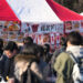 TOKYO, Orang-orang membeli makanan di sebuah pasar yang didirikan untuk merayakan Tahun Baru Imlek di Taman Ueno di Tokyo, Jepang, pada 20 Januari 2023. (Xinhua/Zhang Xiaoyu)