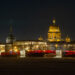 ST. PETERSBURG, Foto yang diabadikan pada 21 Januari 2023 ini menunjukkan Palace Bridge yang diterangi cahaya merah dalam rangka merayakan Tahun Baru Imlek di St. Petersburg, Rusia. (Xinhua/Irina Motina)