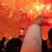 BEOGRAD, Sejumlah orang mengabadikan foto kembang api dalam sebuah acara perayaan Tahun Baru Imlek di Beograd, Serbia, pada 21 Januari 2023. (Xinhua/Wang Wei)