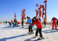 HOHHOT, Orang-orang bermain ski di lapangan ski Duolanhu yang berada di Distrik Linhe, Bayannur, Daerah Otonom Mongolia Dalam, China utara, pada 26 Januari 2023. (Xinhua/Li Yunping)