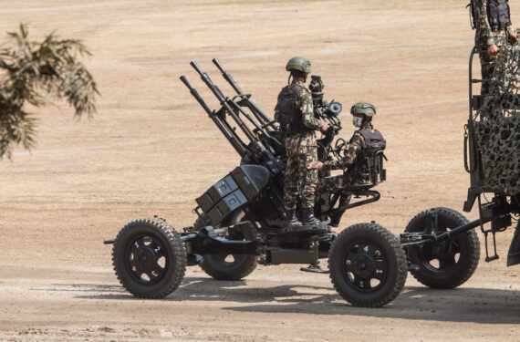 KATHMANDU, Senjata antipesawat terlihat dalam perayaan Hari Angkatan Darat di Tundikhel di Kathmandu, Nepal, pada 18 Februari 2023. (Xinhua/Hari Maharjan)