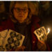 ATHENA, 3 Maret, 2023 (Xinhua) -- Seorang wanita memegang lilin untuk mengenang para korban kecelakaan kereta, di Syntagma Square di Athena, Yunani, pada 3 Maret 2023. Jumlah korban tewas akibat kecelakaan kereta pada Selasa (28/2) malam waktu setempat di Yunani tengah telah bertambah menjadi 57 orang, menurut pihak berwenang pada Kamis (2/3). (Xinhua/Marios Lolos)