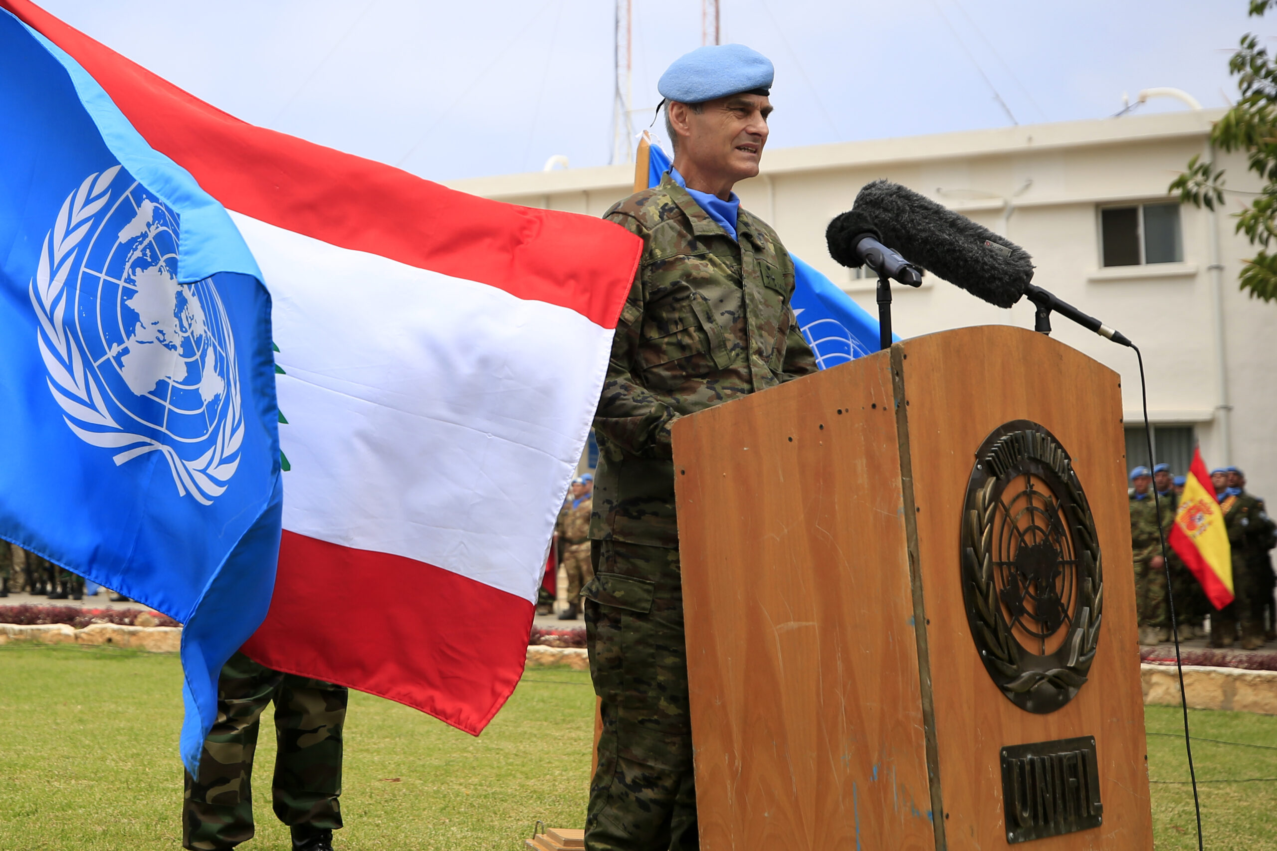 BEIRUT, Komandan Pasukan Sementara Perserikatan Bangsa-Bangsa (PBB) di Lebanon (United Nations Interim Force in Lebanon/UNIFIL) Aroldo Lazaro Saenz menyampaikan pidato dalam sebuah upacara yang digelar untuk memperingati Hari Internasional Penjaga Perdamaian PBB di Naqoura, Lebanon selatan, pada 29 Mei 2023. Komandan UNIFIL Aroldo Lazaro Saenz pada Senin (29/5) menekankan pentingnya peran politik dan keamanan UNIFIL di Lebanon selatan dalam upacara peringatan Hari Internasional Penjaga Perdamaian PBB. (Xinhua/Ali Hashisho)