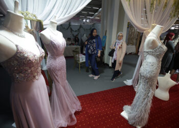 ALJIR, Sejumlah orang mengunjungi gelaran wedding fair di Aljir, Aljazair, pada 30 Mei 2023. (Xinhua)